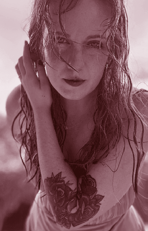 Natalie Light as Agent Koska